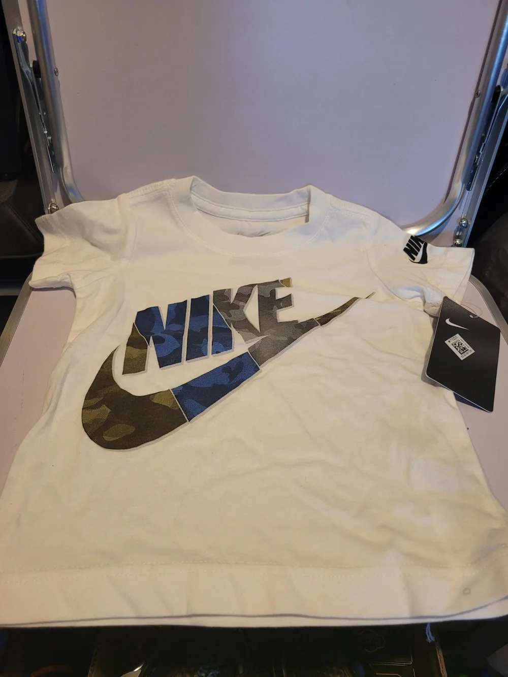 Nike White Toddler  Tee with Blue & Green Camo Swoosh Sz 2T